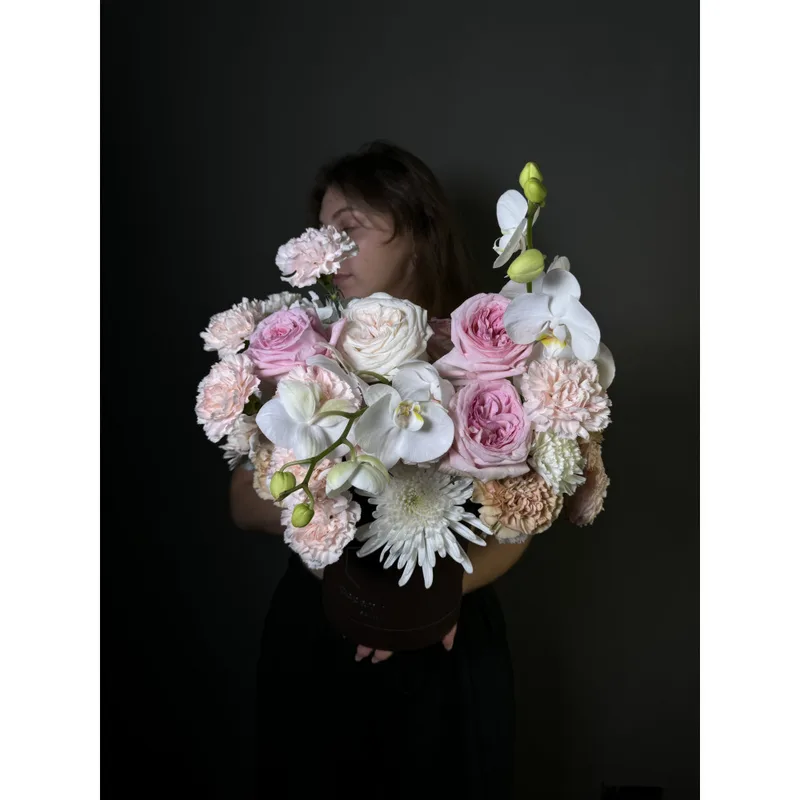 Box in White and Beige shades with an Orchid — foto 3