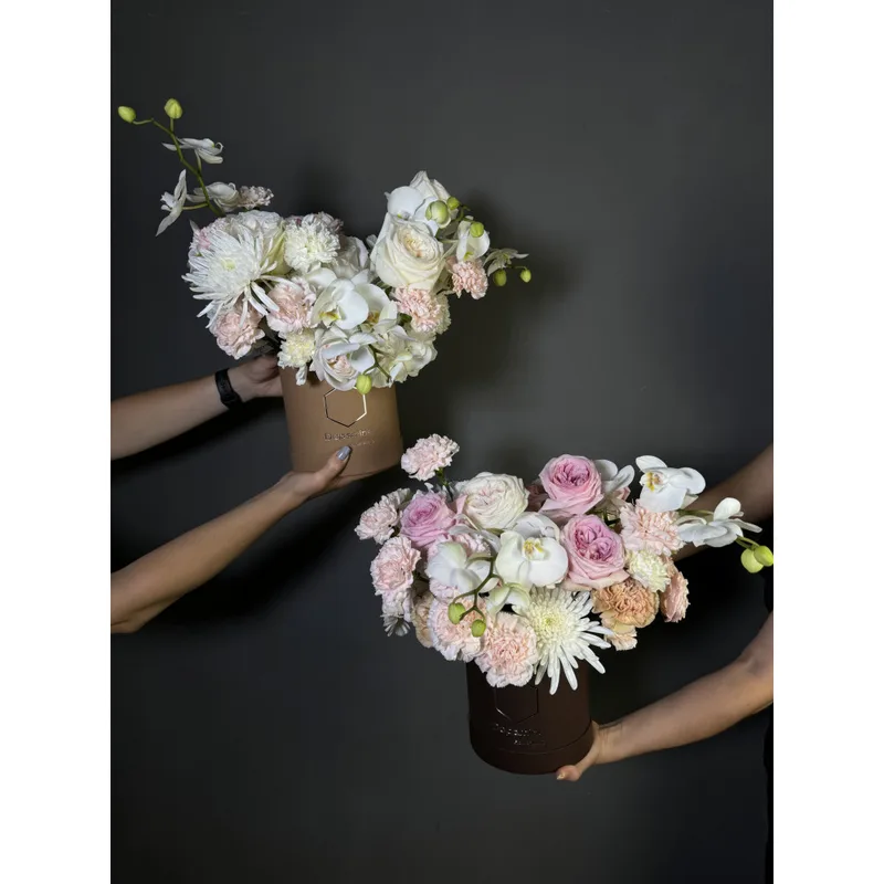 Box in White and Beige shades with an Orchid — foto 4