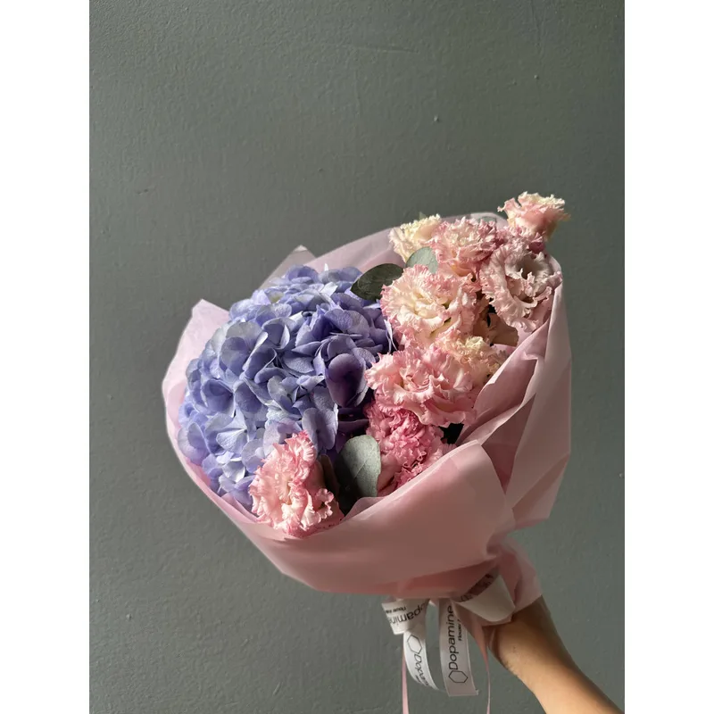 Hydrangea with Eustoma and Eucalyptus — foto 2
