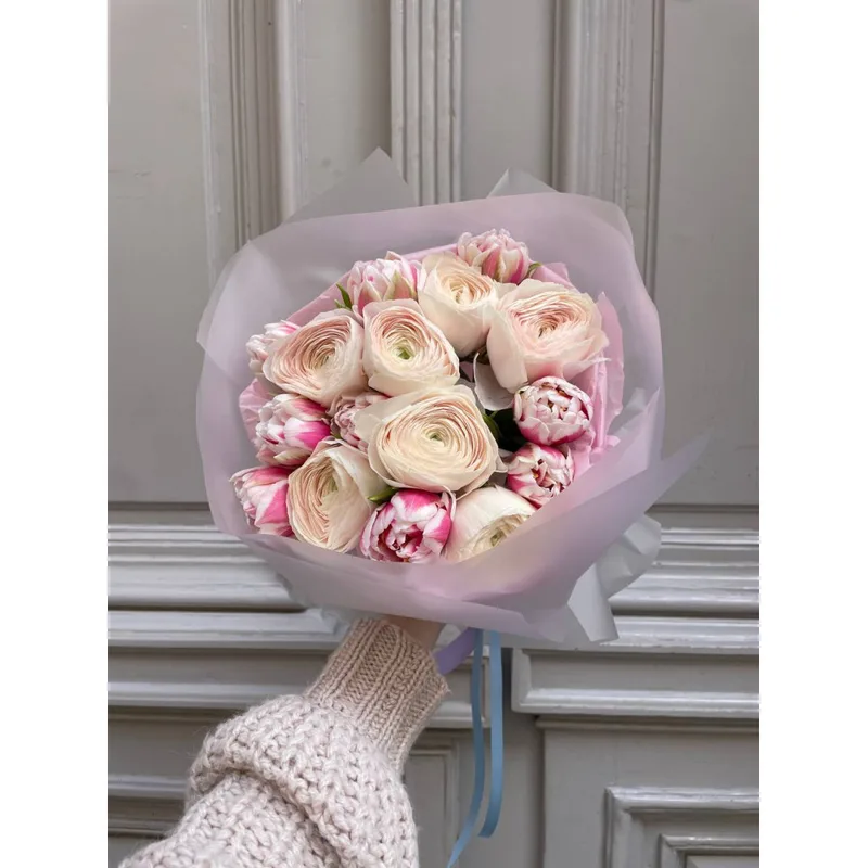 Ranunculus & Tulips Bouquet — foto 2