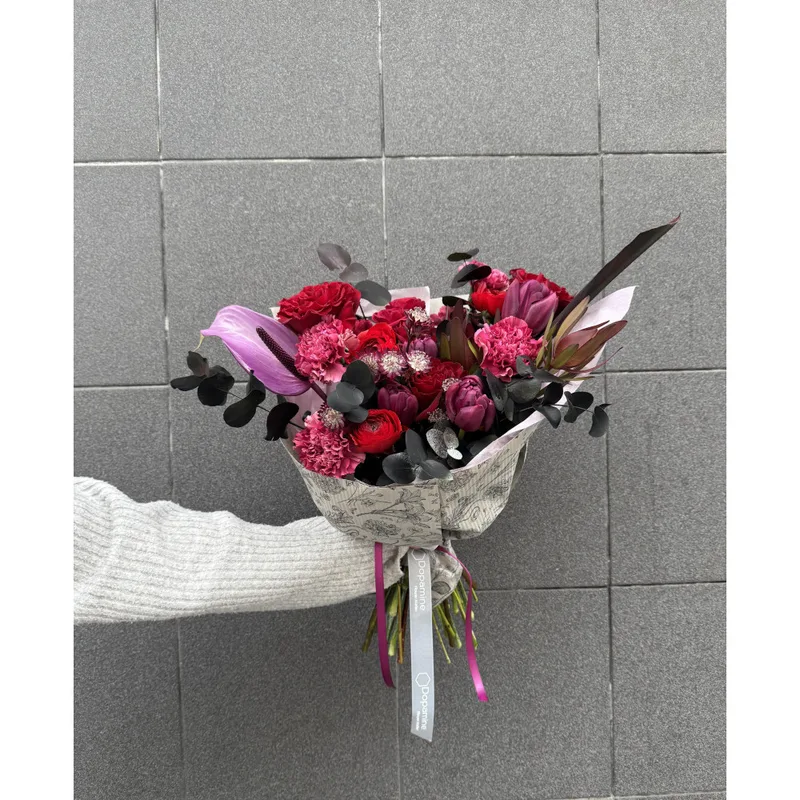 Red and Wine Custom-Made Bouquet — foto 2
