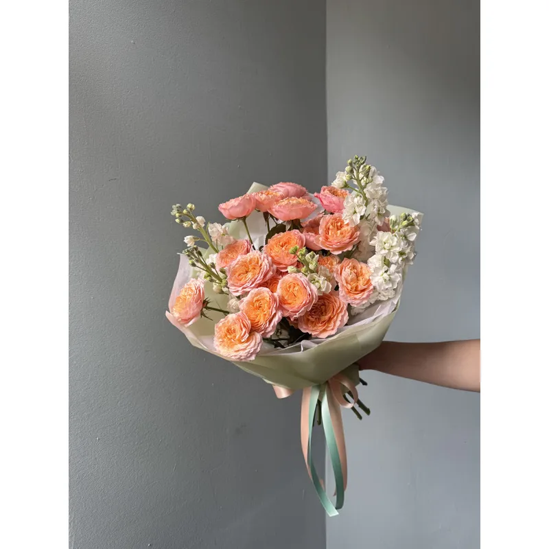Spray Roses & Matthiola