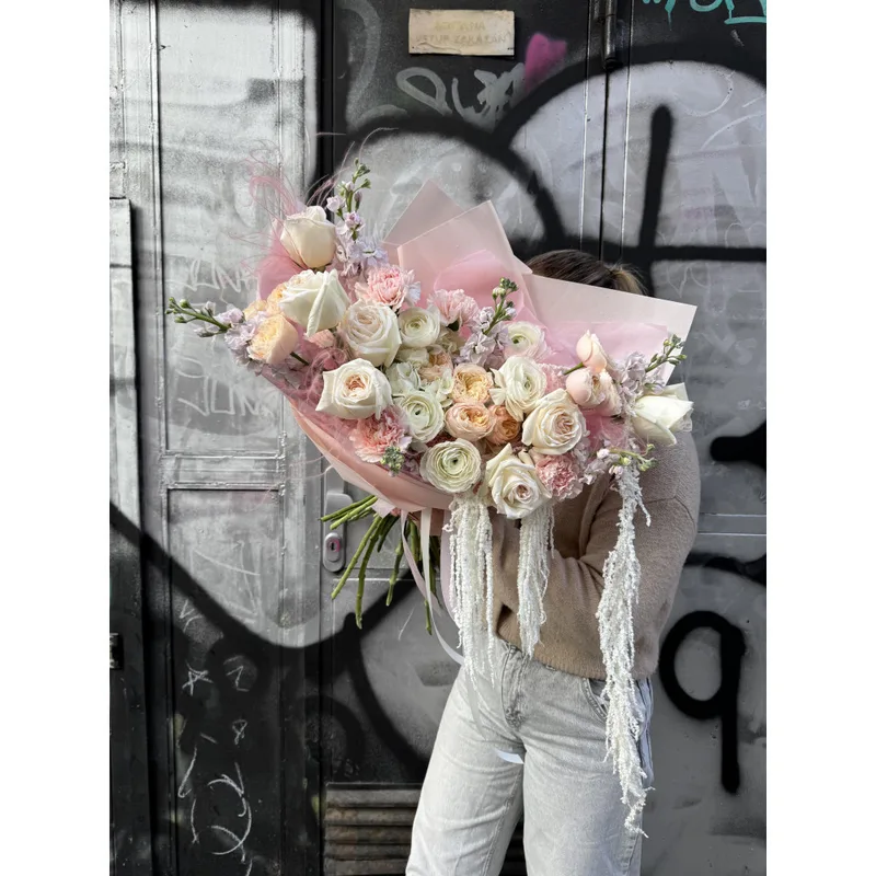 Modern Cream Pink Bouquet